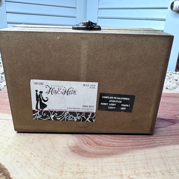 “And the two became one” Wedding Ring Bearer Ring Box… Happily, only used once! - Picture 3 of 4